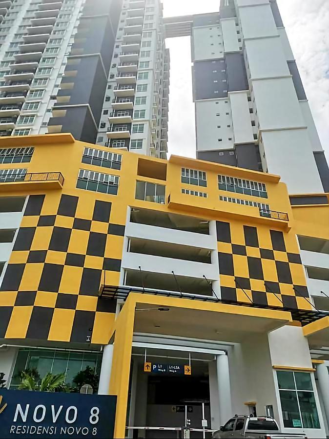 J&J Vacation Home@Novo8 Residence Kampong Tambak Exterior photo