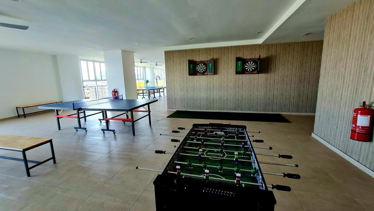 J&J Vacation Home@Novo8 Residence Kampong Tambak Exterior photo